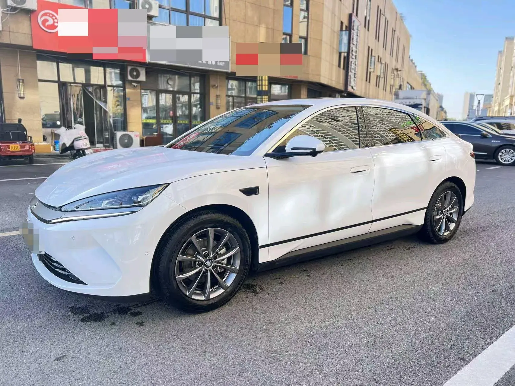 2025 BYD QINL view 1