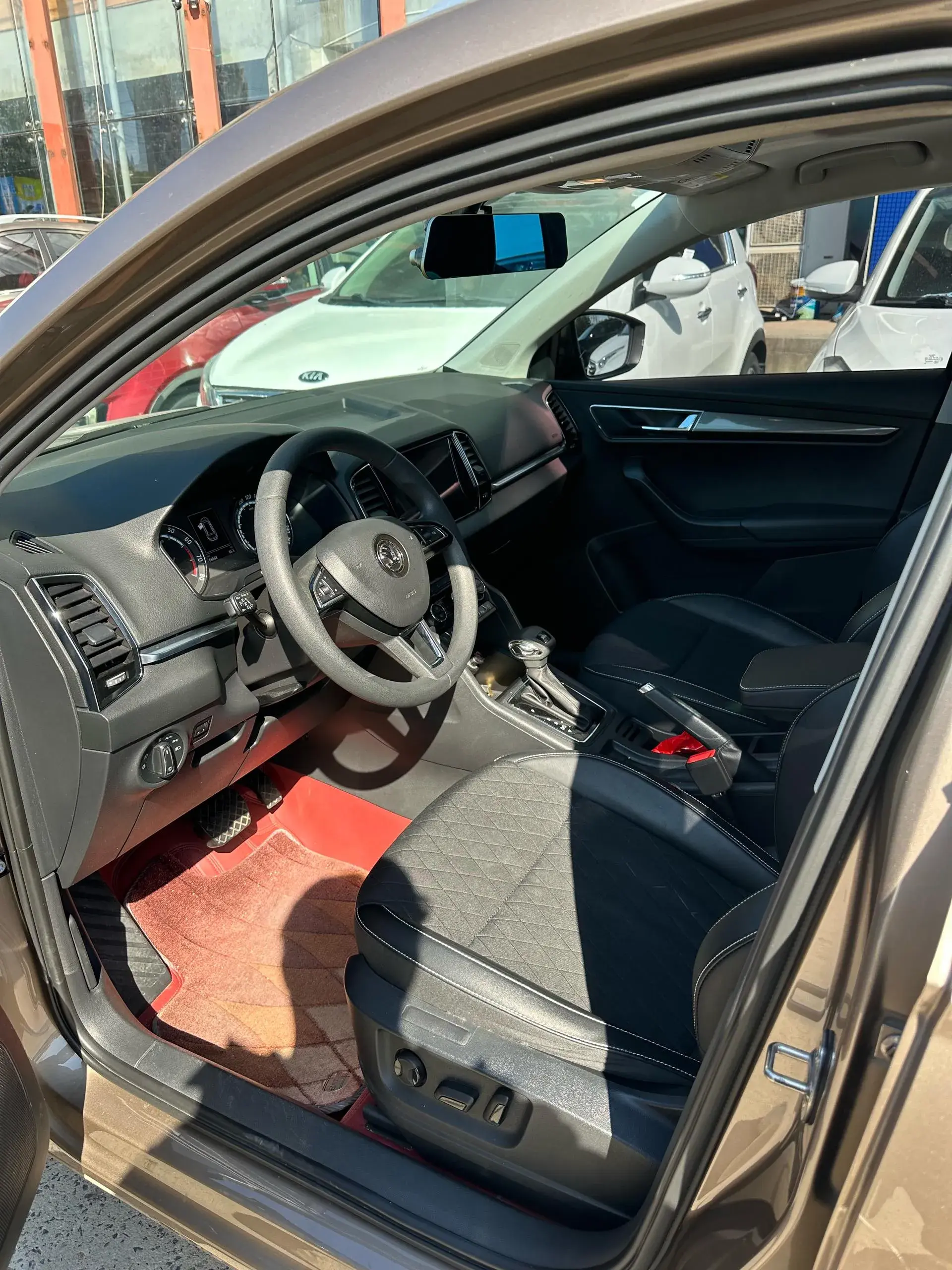 2019 SKODA KAROQ thumbnail 3