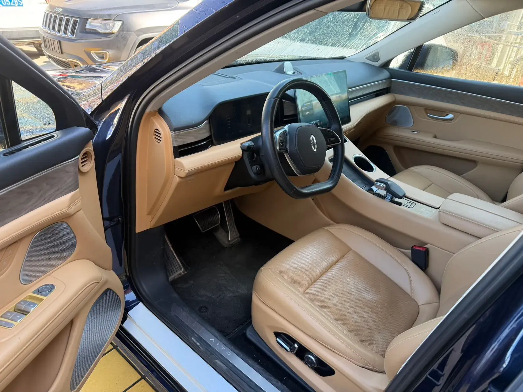 2022 AITO AITO thumbnail 2