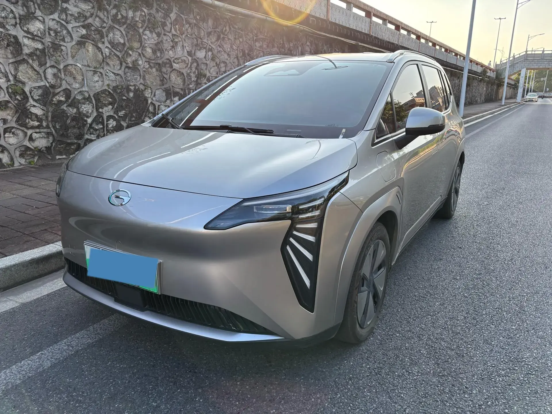 2023 AION Y view 1