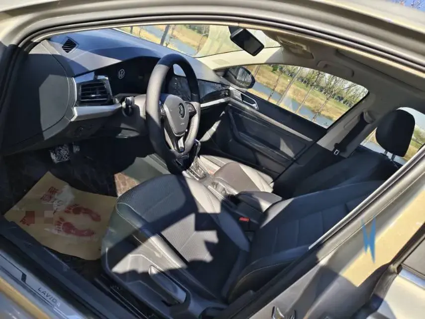 2022 VOLKSWAGEN LAVIDA thumbnail 4