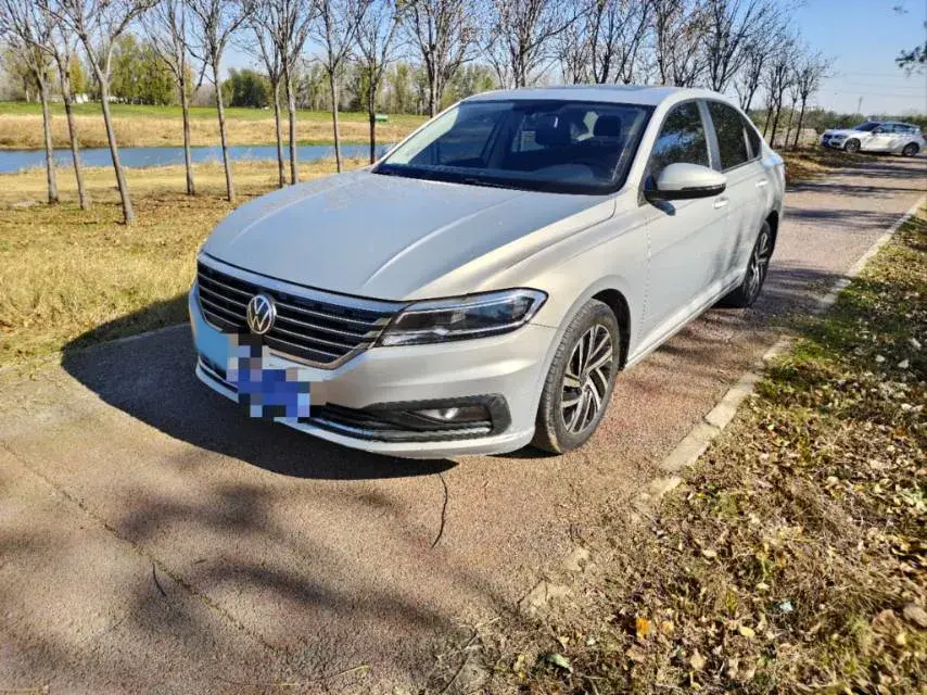 2022 VOLKSWAGEN LAVIDA view 1