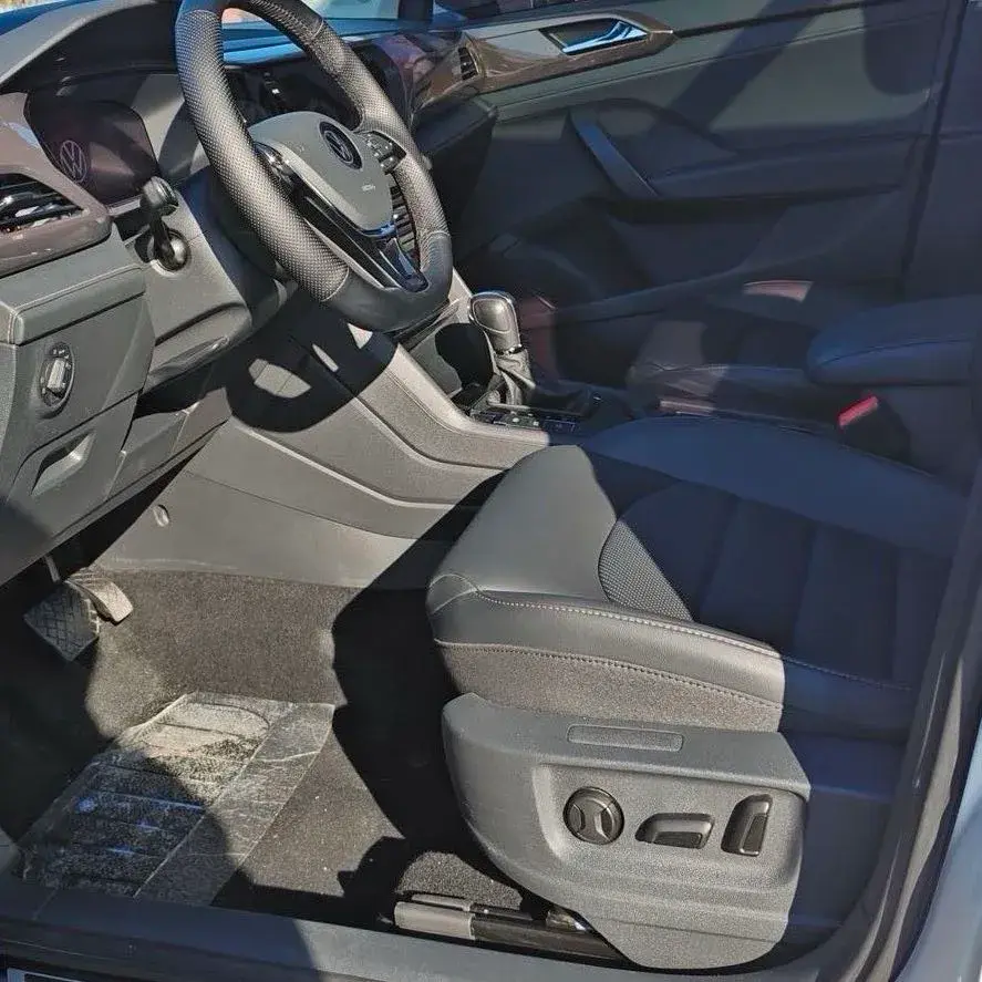 2021 VOLKSWAGEN THARU thumbnail 4