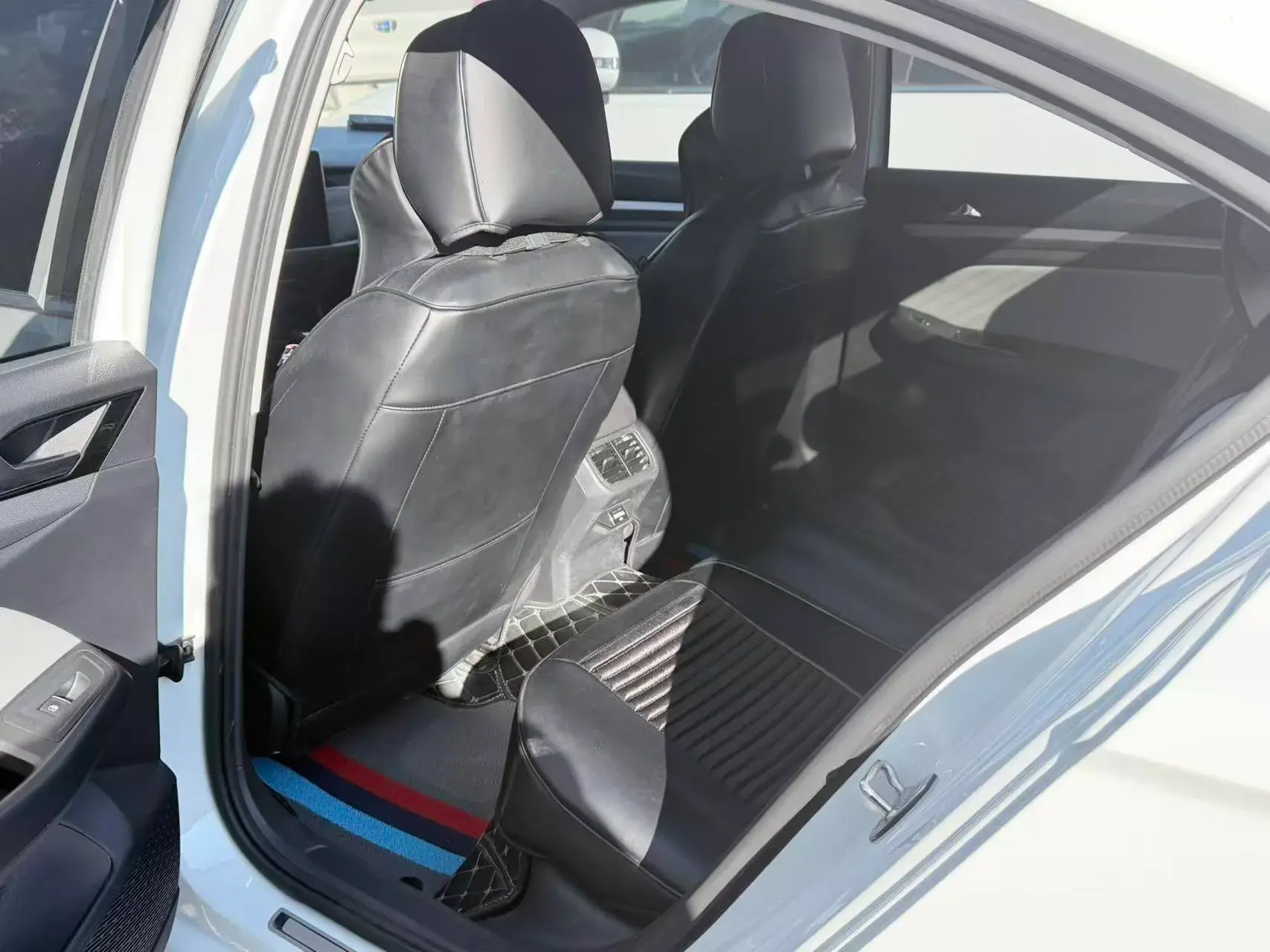 2023 VOLKSWAGEN BORA thumbnail 3