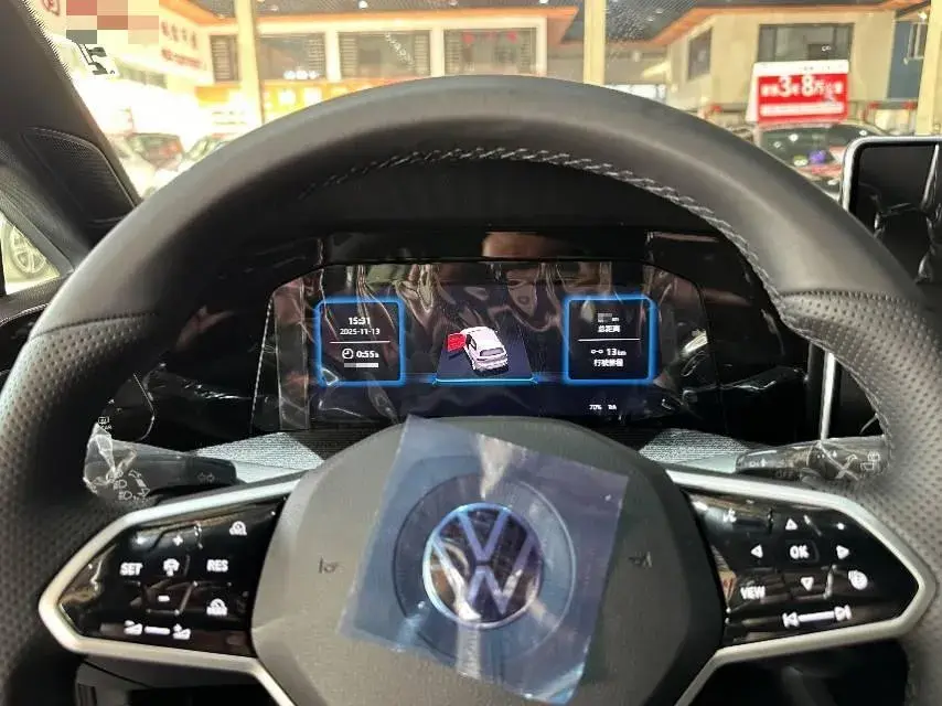 2025 VOLKSWAGEN GOLF thumbnail 4