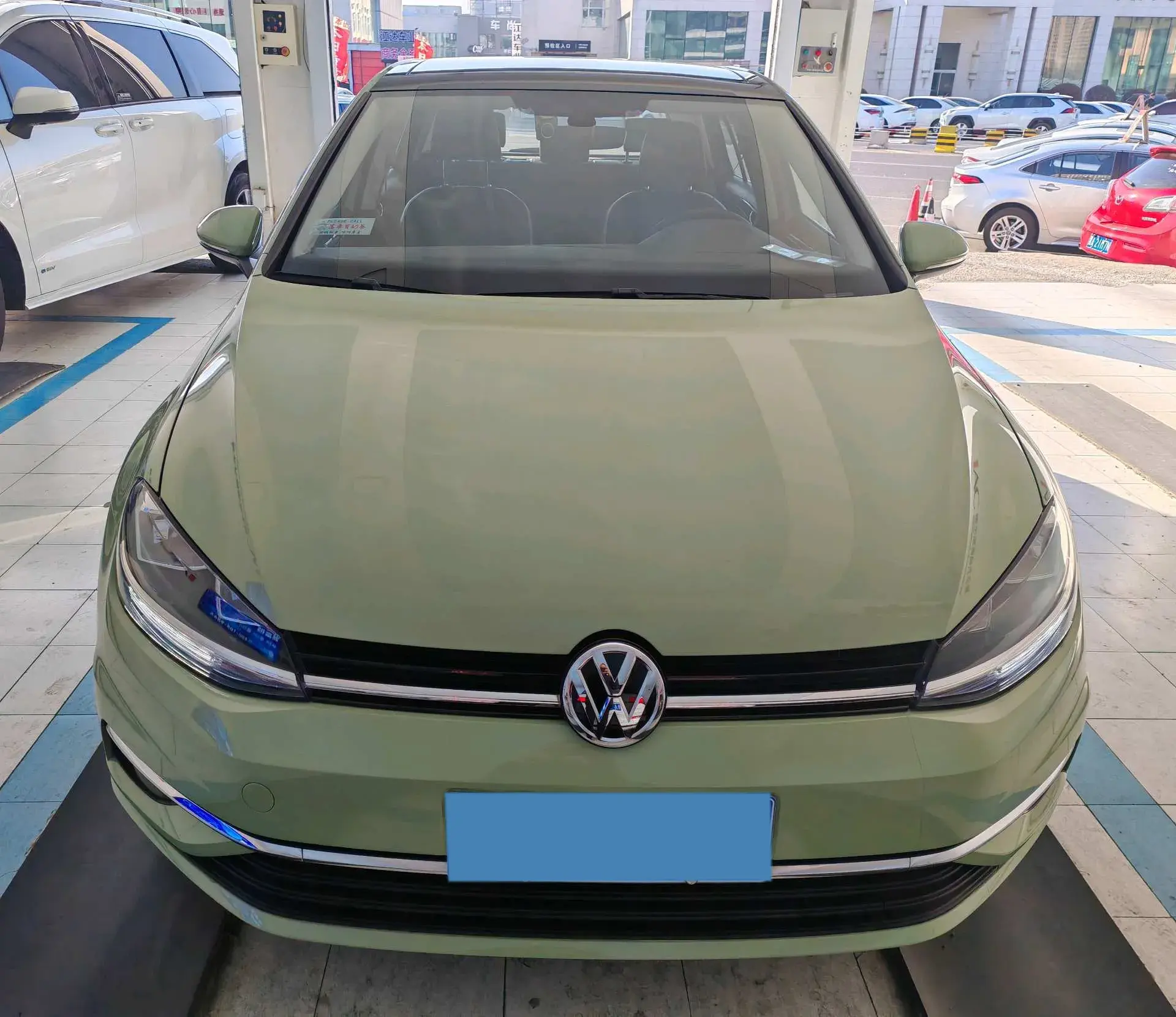 2018 VOLKSWAGEN GOLF thumbnail 2