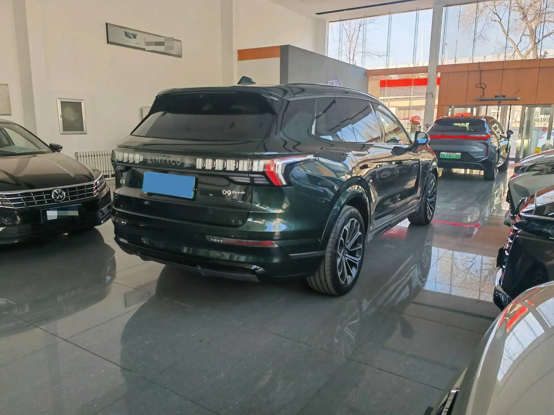 2024 LYNK&CO 09 thumbnail 4