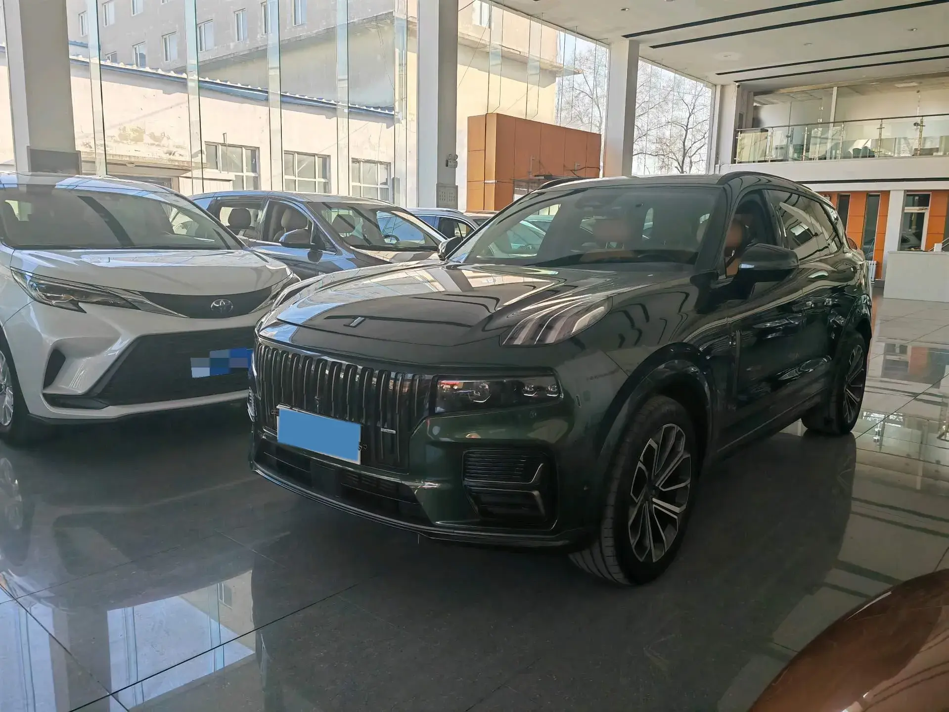 2024 LYNK&CO 09 view 1
