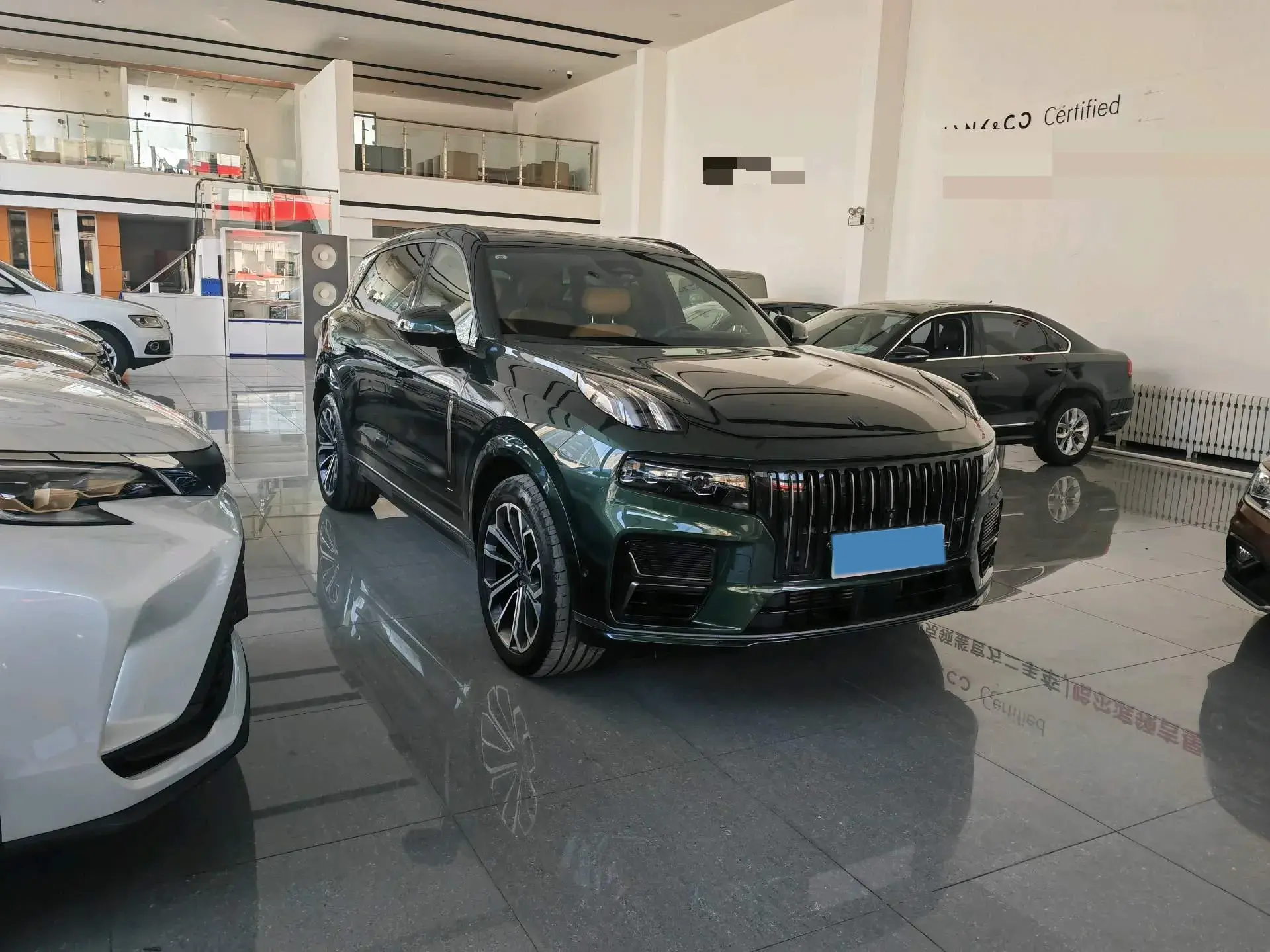 2024 LYNK&CO 09 thumbnail 3