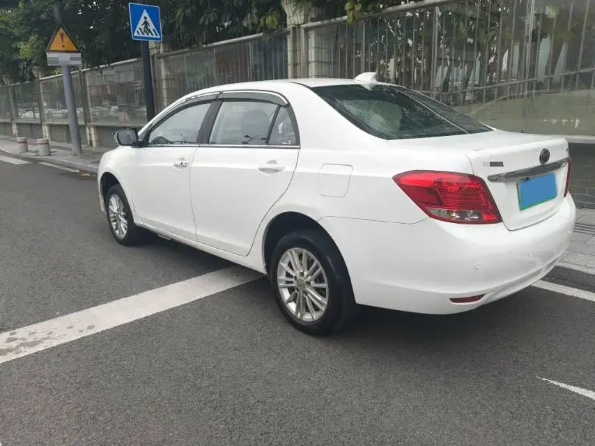 2018 BYD E5 thumbnail 4