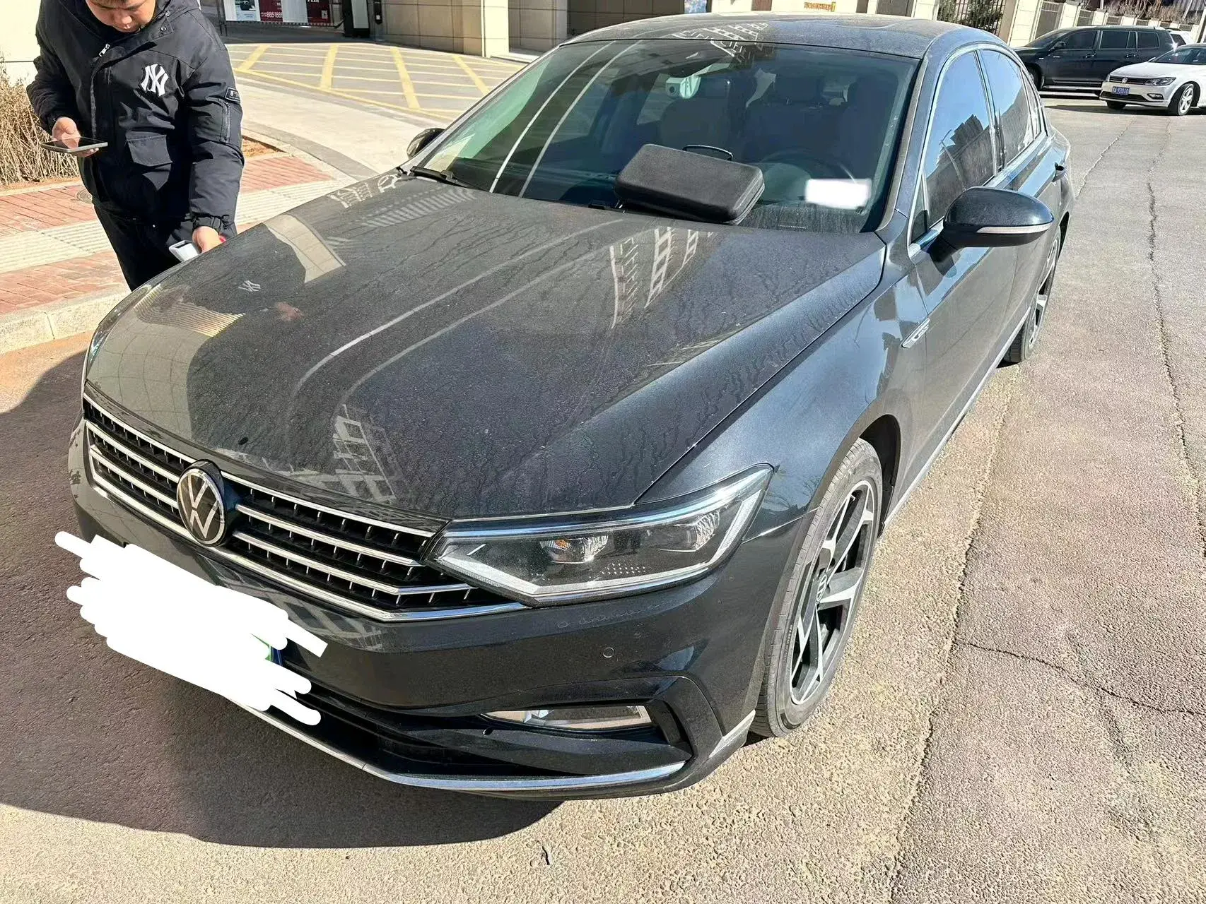 2023 VOLKSWAGEN MAGOTAN view 1