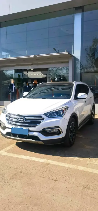 2017 Hyundai Santafe 2.0T 245HP L4 6AT