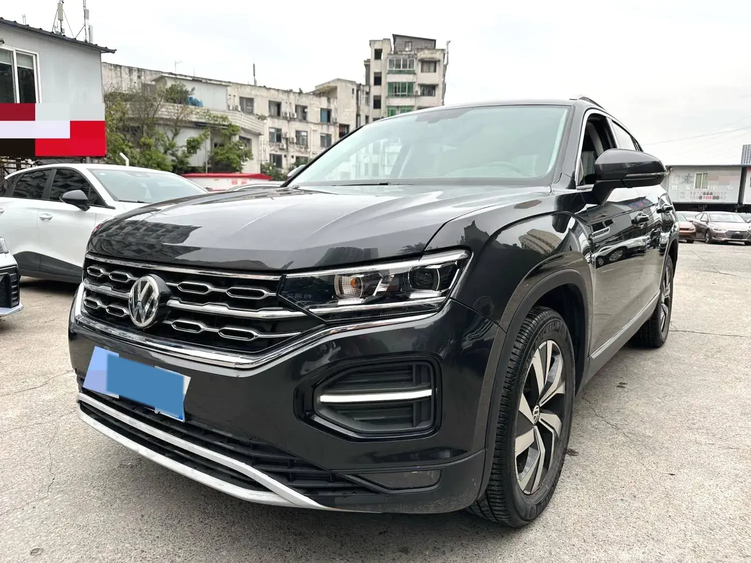 2020 VOLKSWAGEN TAYRON view 1