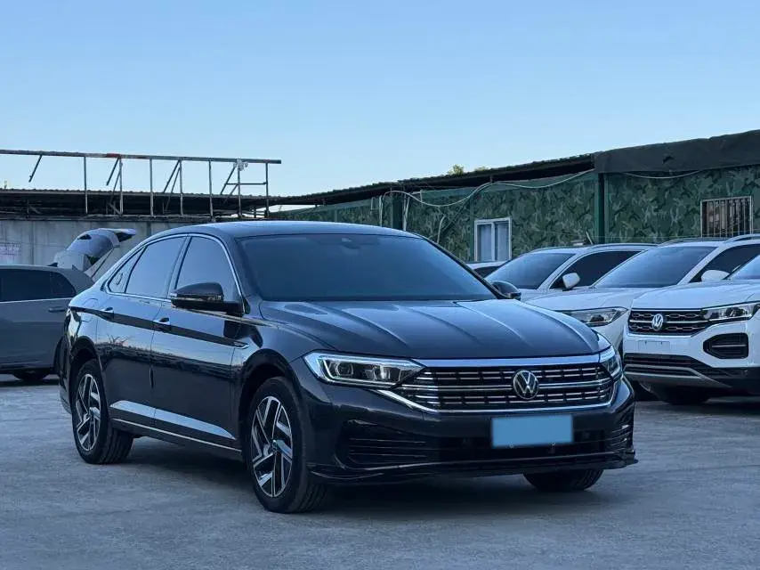 2023 VOLKSWAGEN SAGITAR thumbnail 3