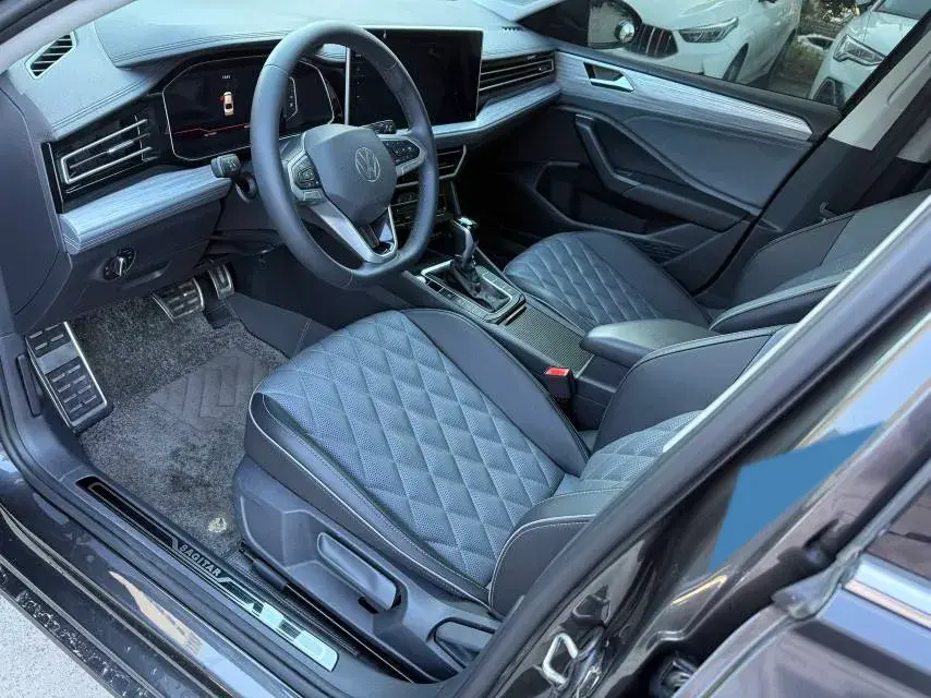 2023 VOLKSWAGEN SAGITAR thumbnail 4
