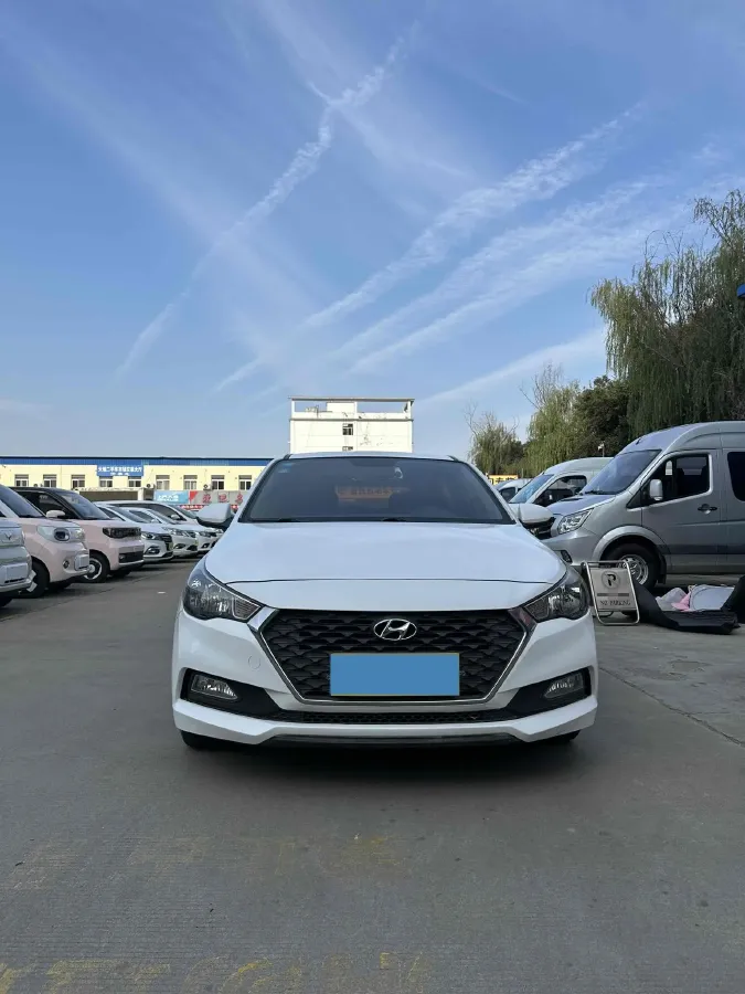 2017 Hyundai Verna RV 1.4L 100HP L4 6AT,autocango,china used car exporter,china ev exporter,chinese used car exporter,chinese used ev exporter