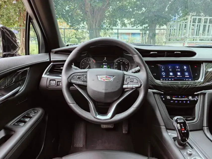 2021 CADILLAC XT6 thumbnail 4