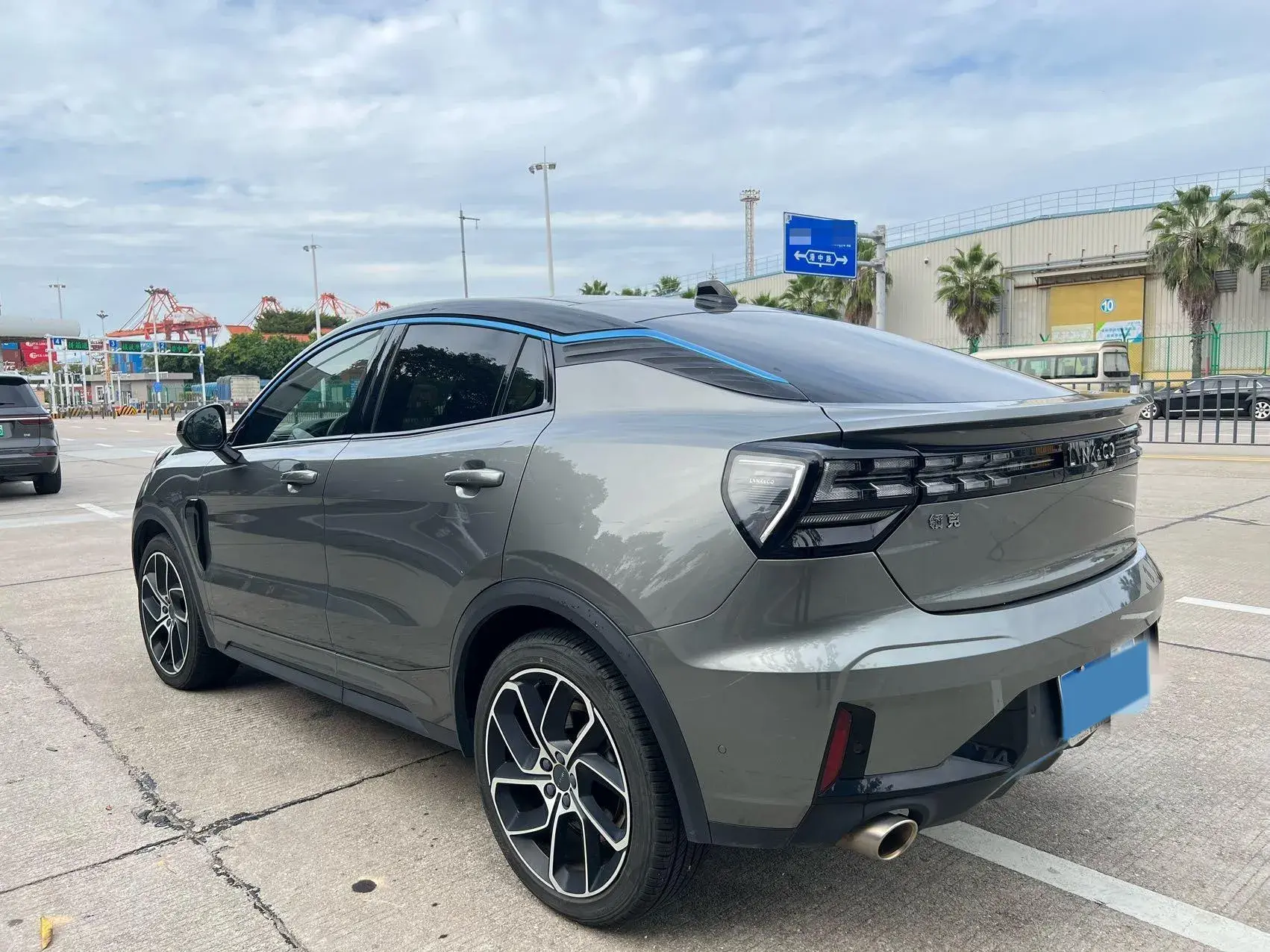 2020 LYNK&CO 05 thumbnail 4