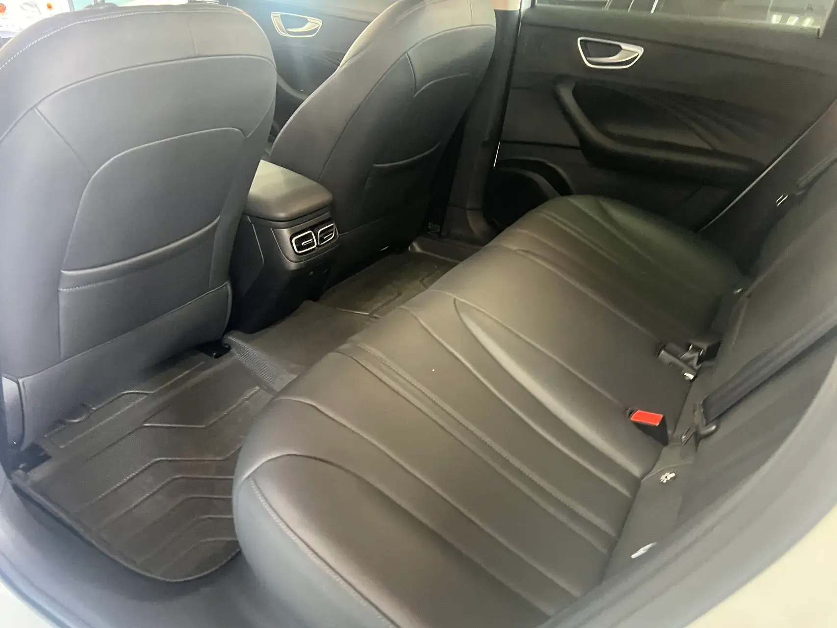 2025 ROEWE D7 thumbnail 4