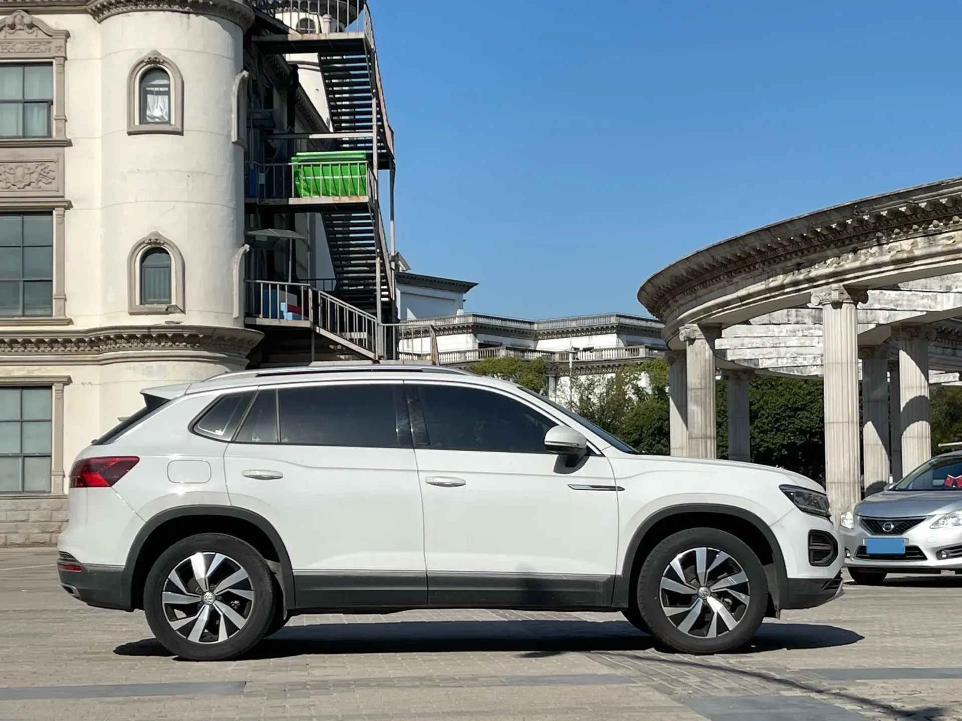 2020 VOLKSWAGEN TAYRON thumbnail 4