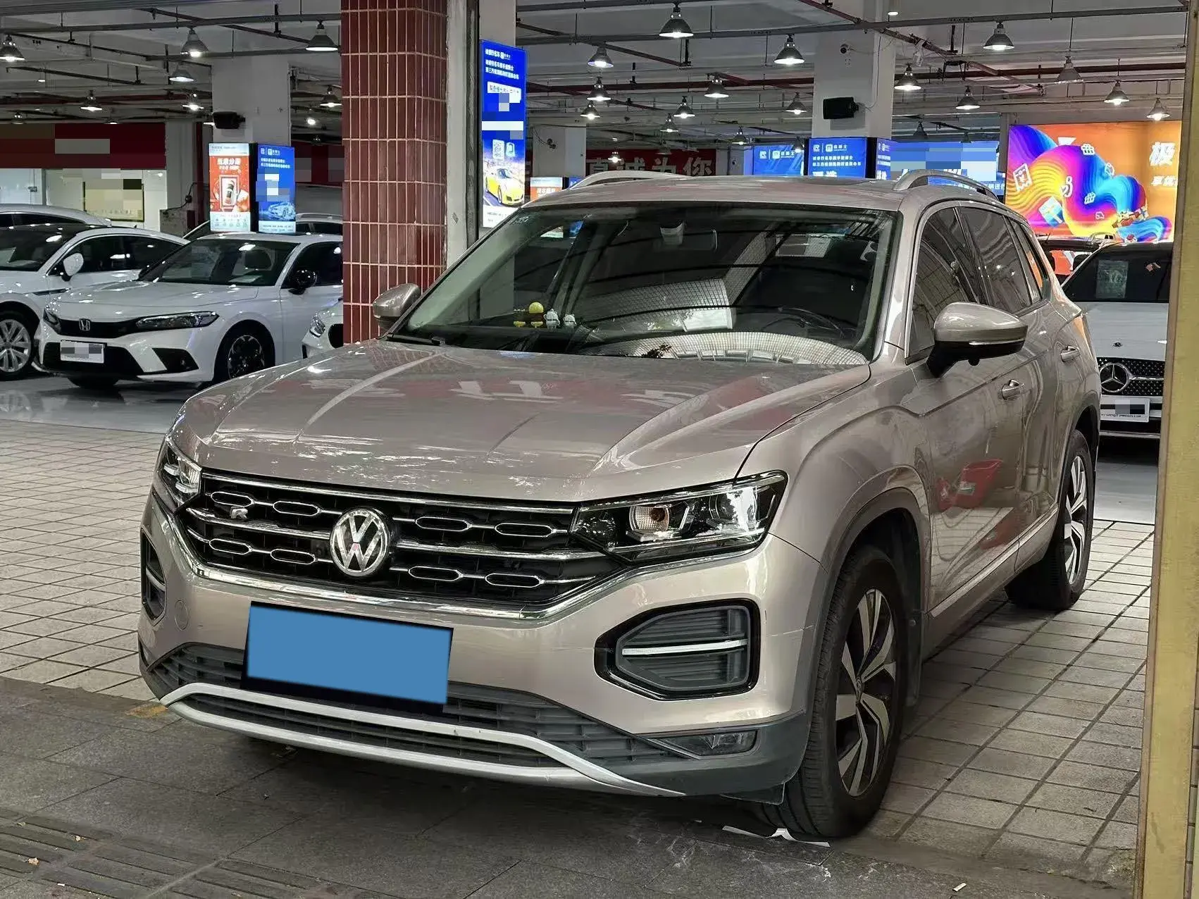 2019 VOLKSWAGEN TAYRON view 1