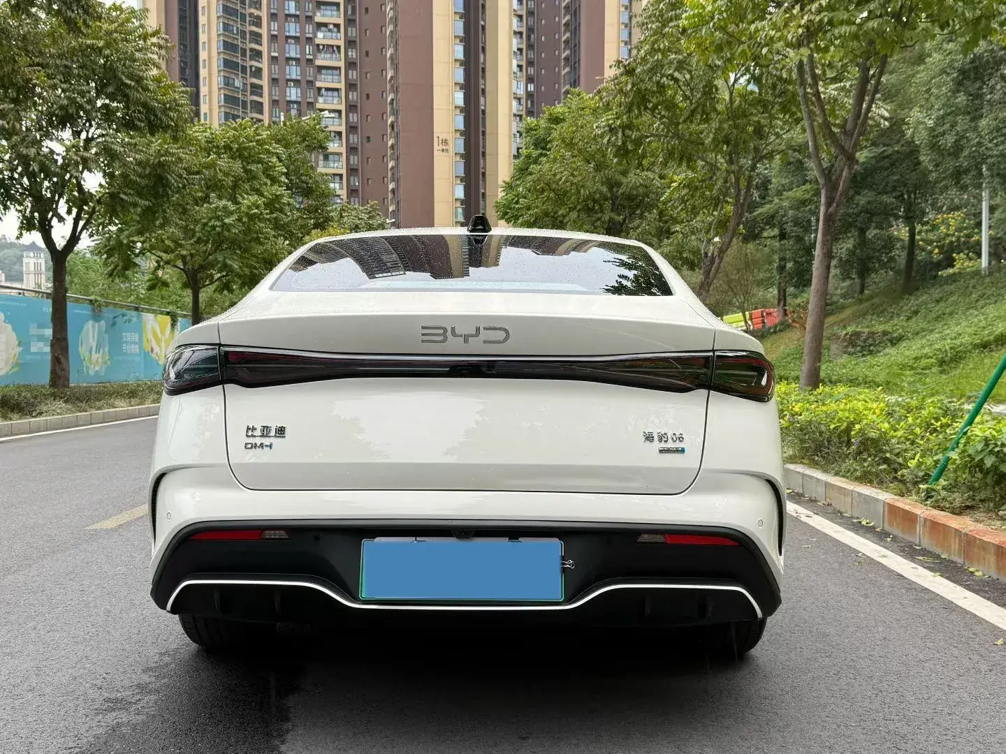 2025 BYD SEAL thumbnail 4