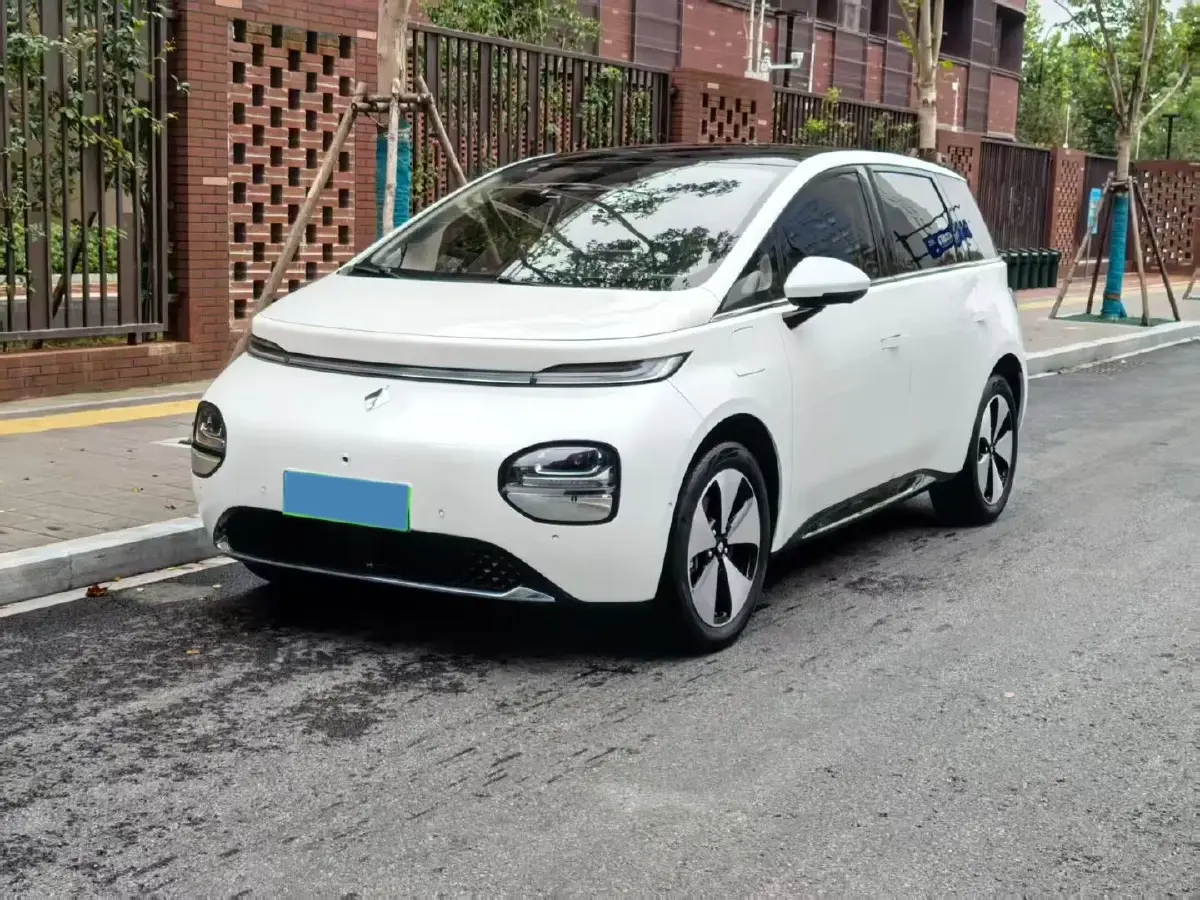 2023 BaoJun Cloud BEV 50.6KWH