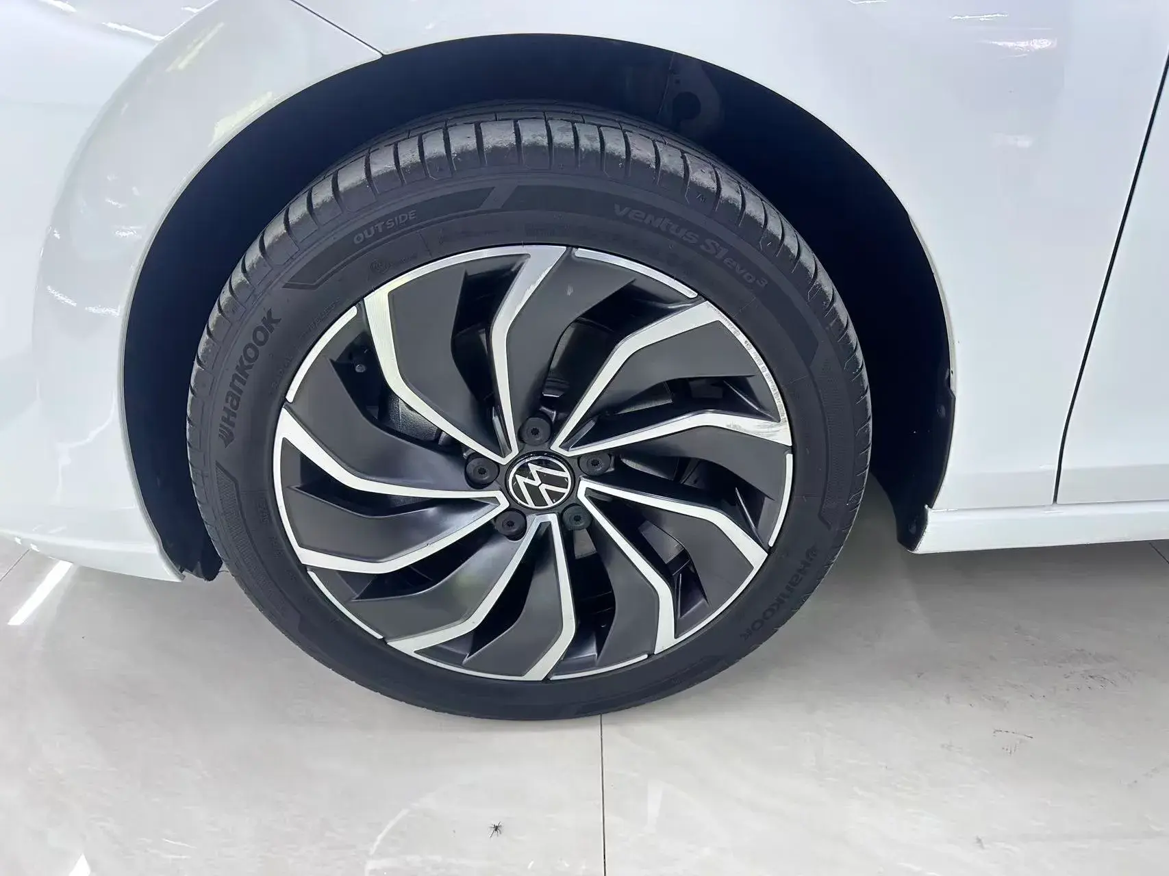 2023 VOLKSWAGEN GOLF thumbnail 3