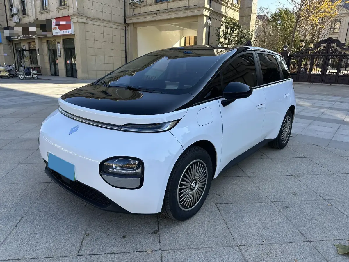 2023 BaoJun Cloud BEV 37.9KWH
