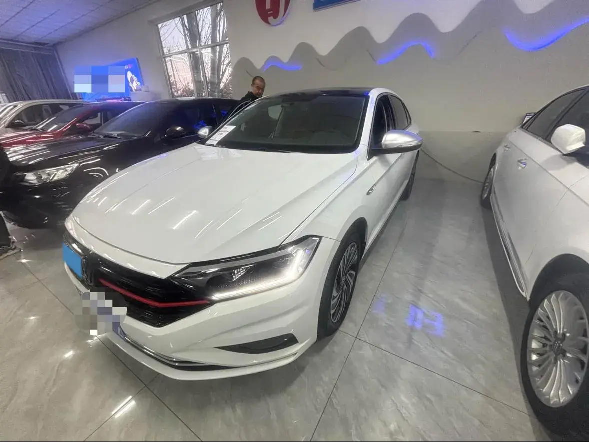 2021 VOLKSWAGEN SAGITAR view 1