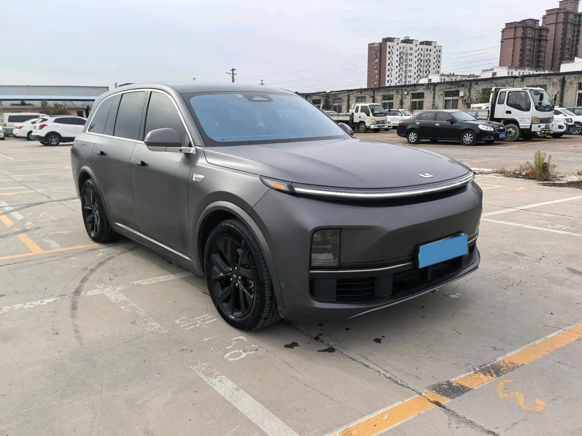 2023 LI L8 thumbnail 3