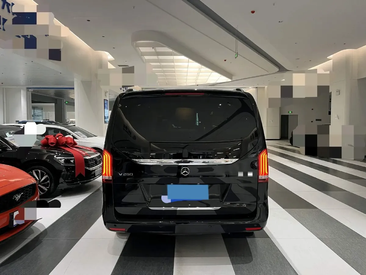 2022 Mercedes-Benz V Class 2.0T 211HP L4 9AT,autocango,china used car exporter,china ev exporter,chinese used car exporter,chinese used ev exporter