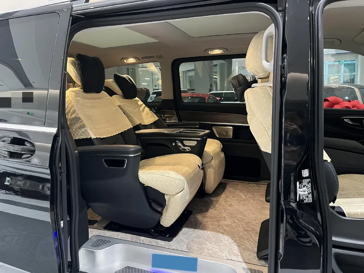2022 Mercedes-Benz V Class 2.0T 211HP L4 9AT,autocango,china used car exporter,china ev exporter,chinese used car exporter,chinese used ev exporter