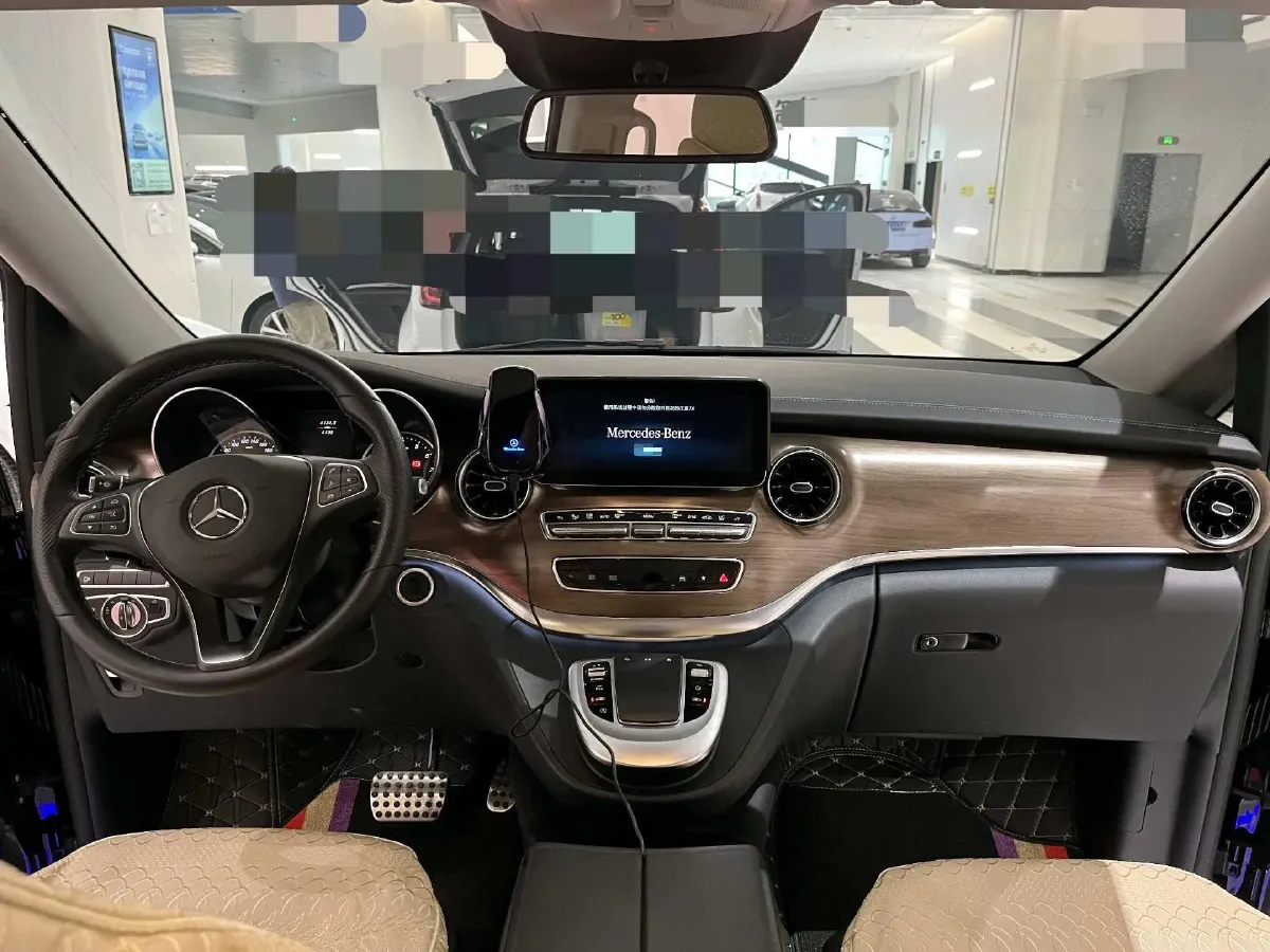 2022 Mercedes-Benz V Class 2.0T 211HP L4 9AT,autocango,china used car exporter,china ev exporter,chinese used car exporter,chinese used ev exporter