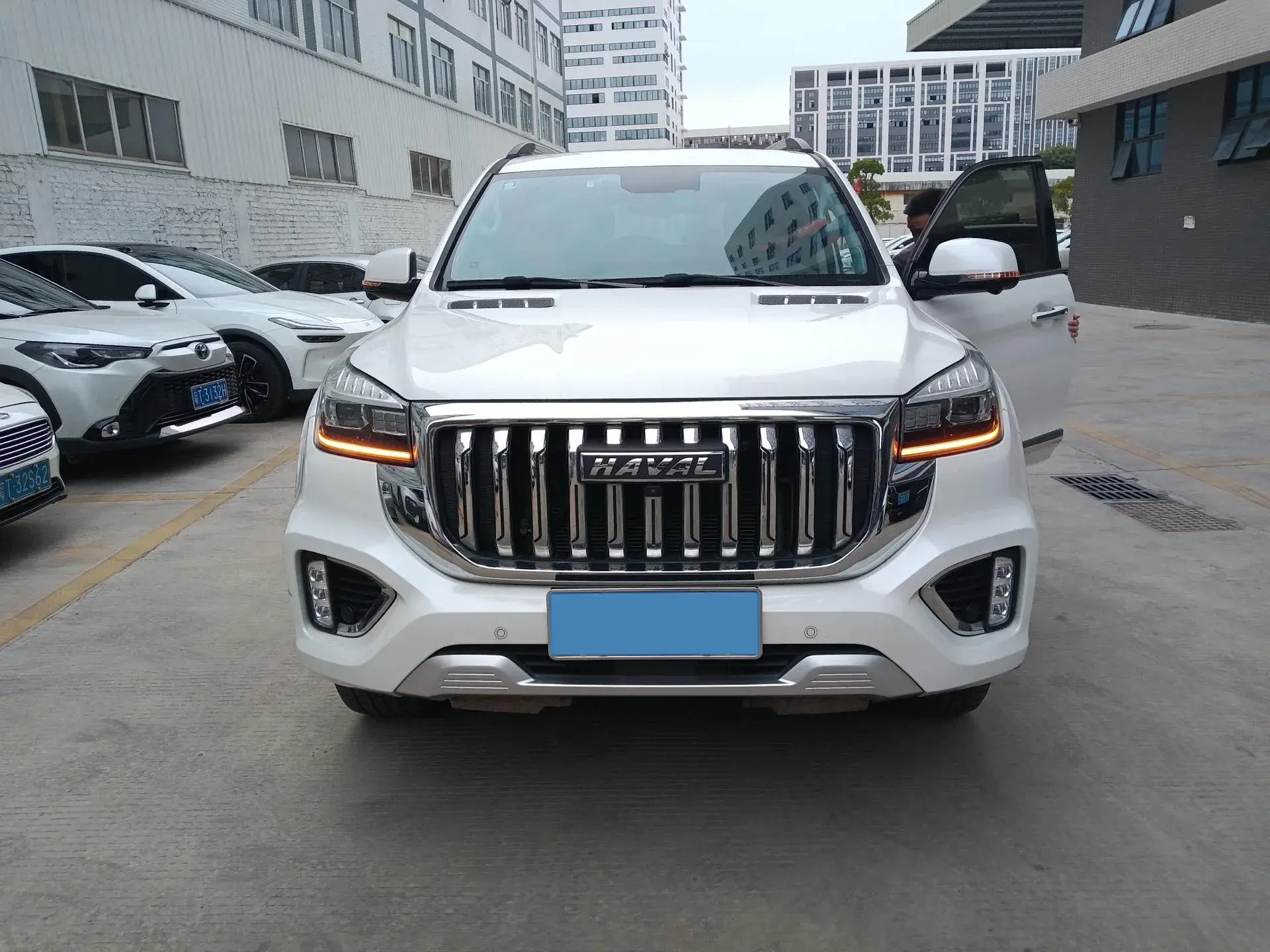 2022 HAVAL H9 thumbnail 3
