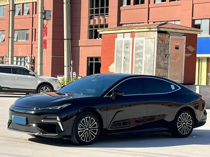 2025 Geely Galaxy Starshine 8 1.5L 112HP L4 1DHT PHEV