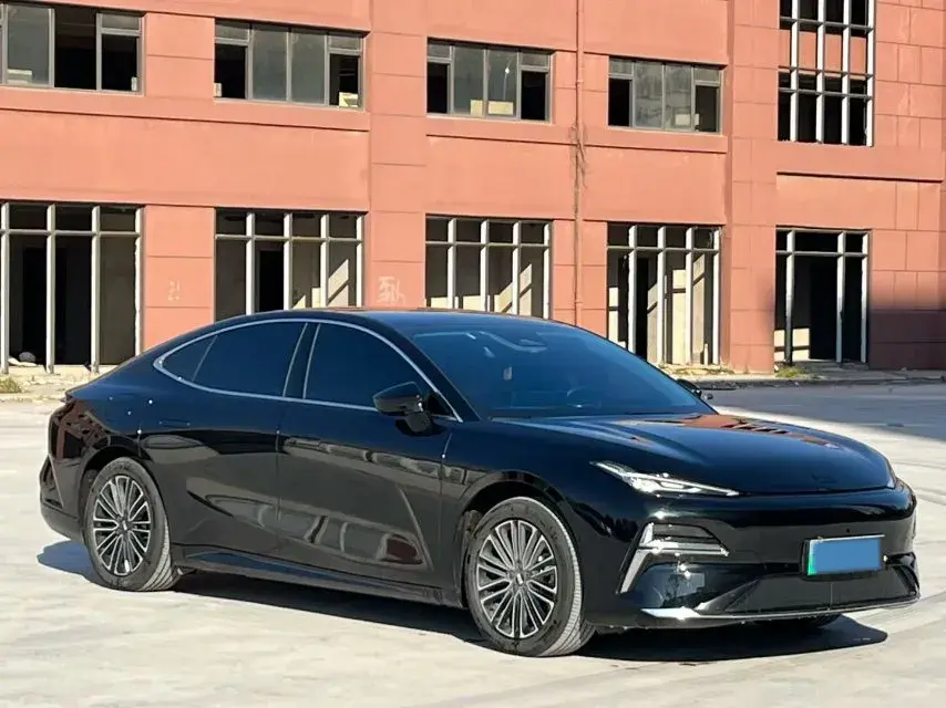 2025 GEELY GALAXY thumbnail 3