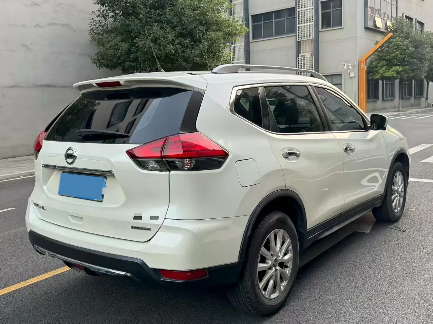 2019 NISSAN X-TRAIL thumbnail 4