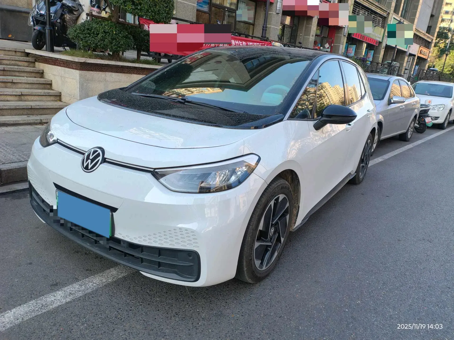 2025 VOLKSWAGEN ID.3 view 1