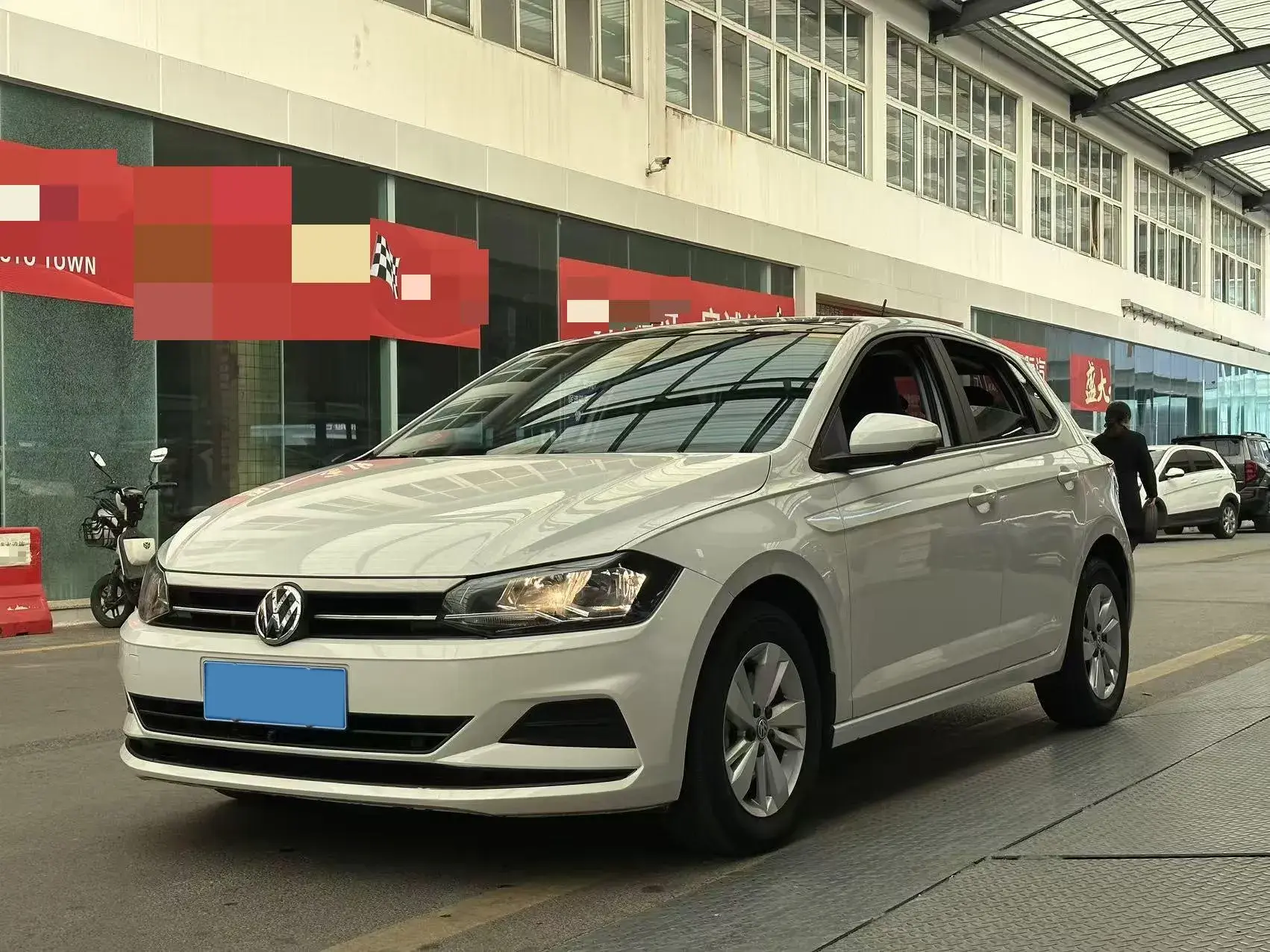 2019 VOLKSWAGEN POLO view 1