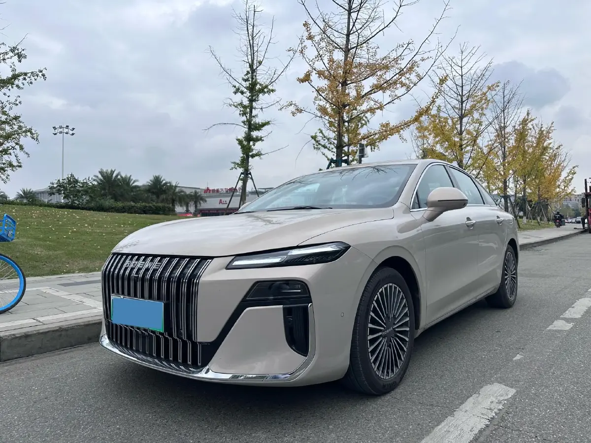 2025 Roewe M7 DMH 1.5L 112HP L4 1DHT PHEV 2025 Roewe M7 DMH 1.5L 112HP L4 1DHT PHEV