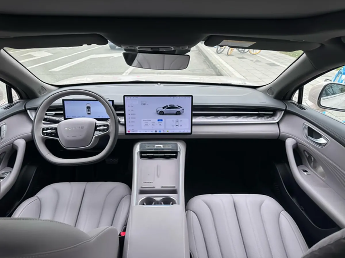 2025 Roewe M7 DMH 1.5L 112HP L4 1DHT PHEV,autocango,china used car exporter,china ev exporter,chinese used car exporter,chinese used ev exporter