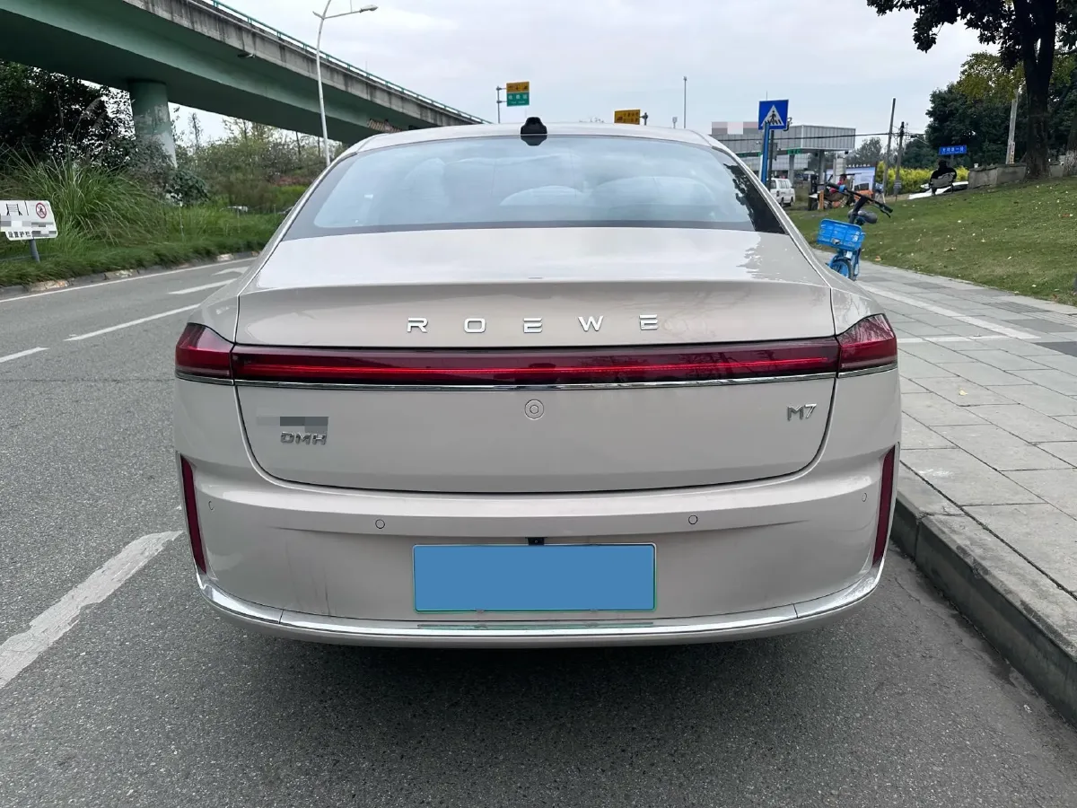 2025 Roewe M7 DMH 1.5L 112HP L4 1DHT PHEV,autocango,china used car exporter,china ev exporter,chinese used car exporter,chinese used ev exporter