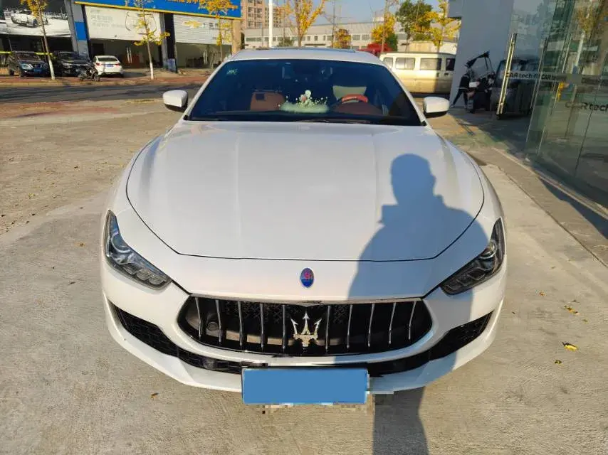 2019 MASERATI GHIBLI thumbnail 2