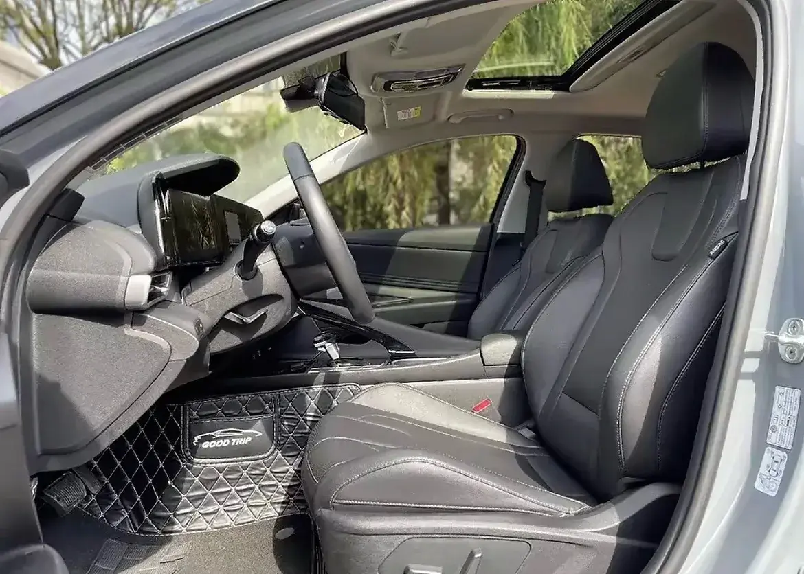 2021 HYUNDAI ELANTRA thumbnail 3