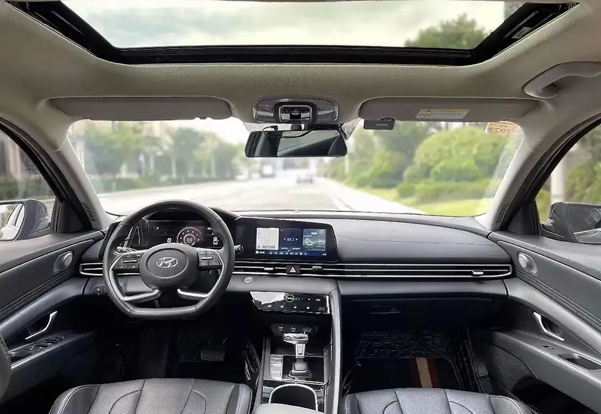 2021 Hyundai Elantra 1.5L 115HP L4 CVT,autocango,china used car exporter,china ev exporter,chinese used car exporter,chinese used ev exporter