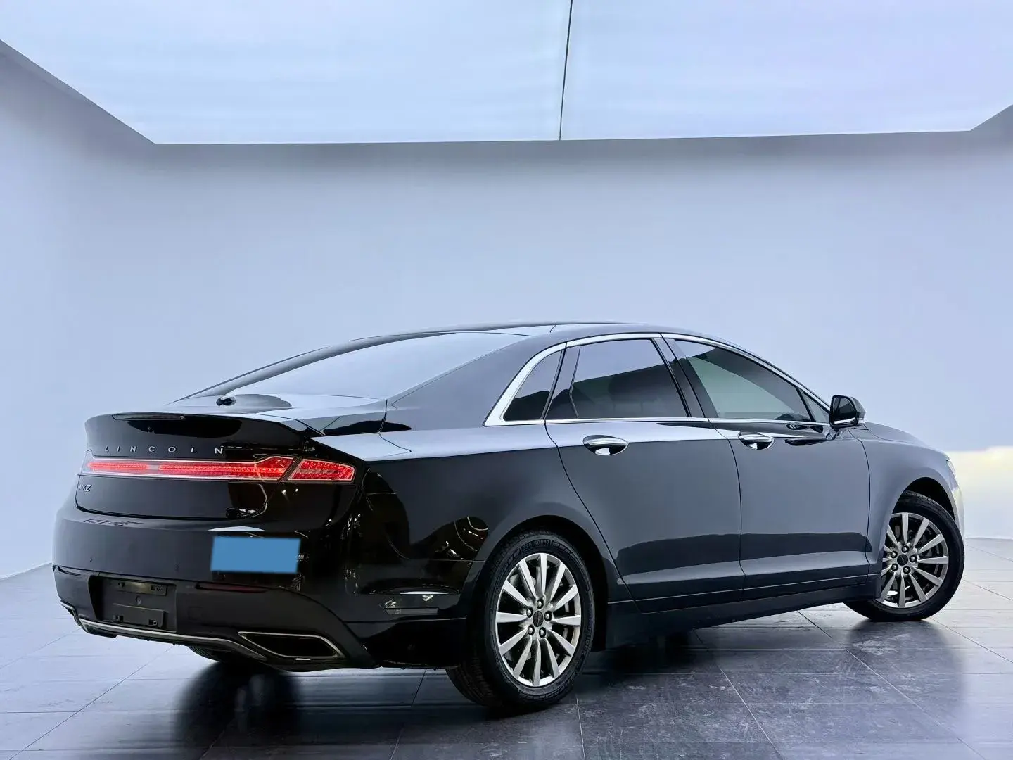 2019 LINCOLN MKZ thumbnail 3