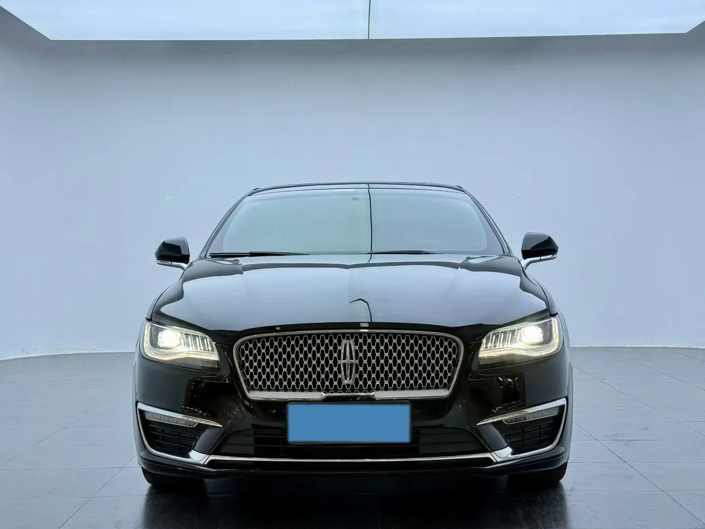 2019 LINCOLN MKZ thumbnail 2