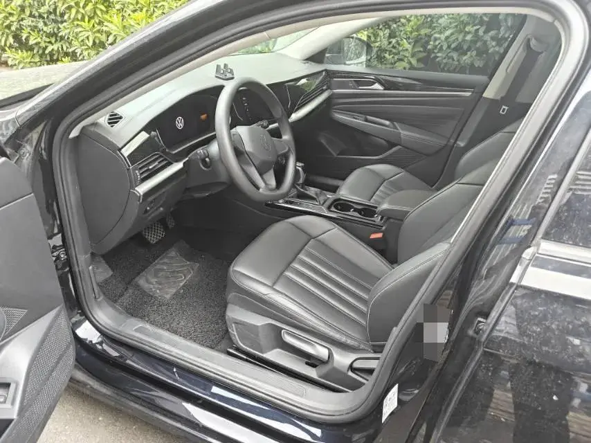 2022 VOLKSWAGEN PASSAT thumbnail 4