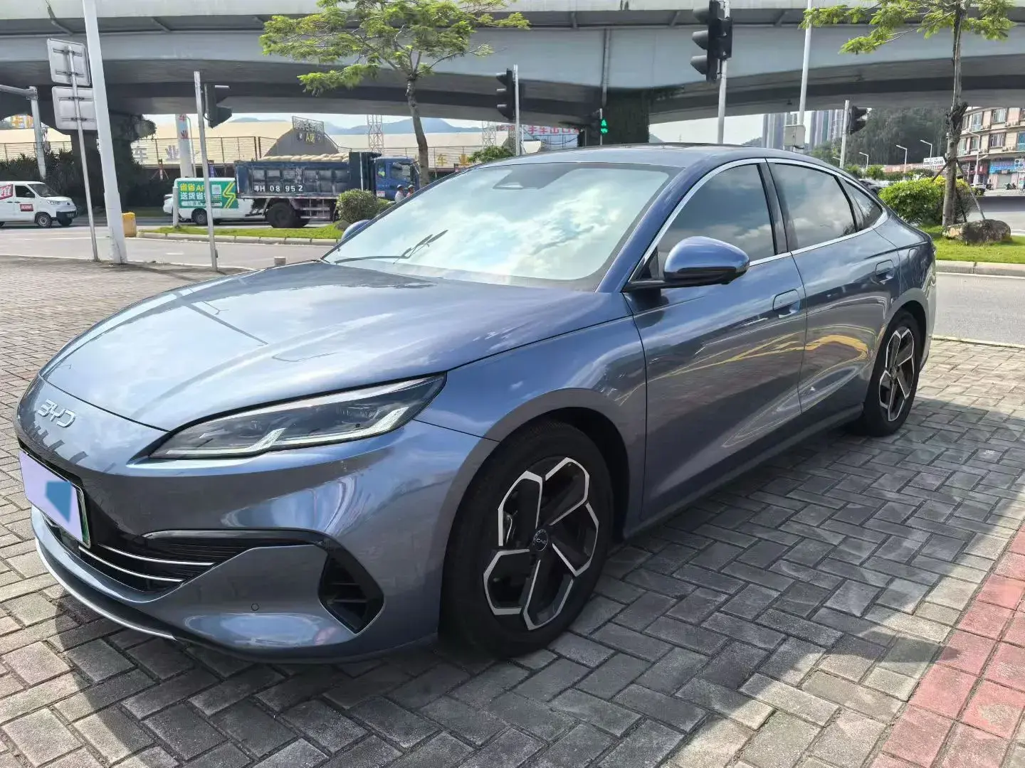 2024 BYD SEAL view 1